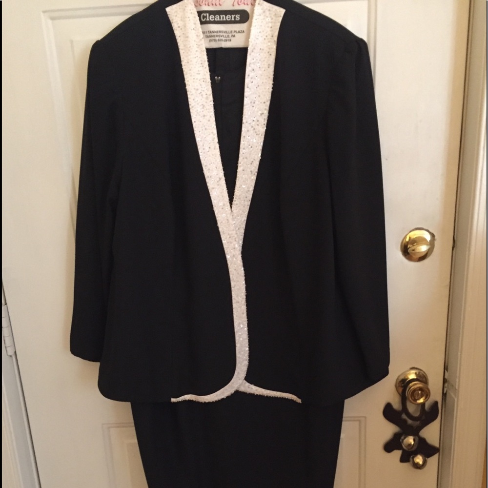 2 piece dress white on jacket are seed pearls